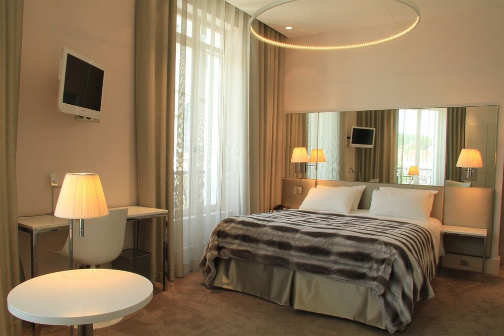 Le Cesar Hotel Провен Екстер'єр фото